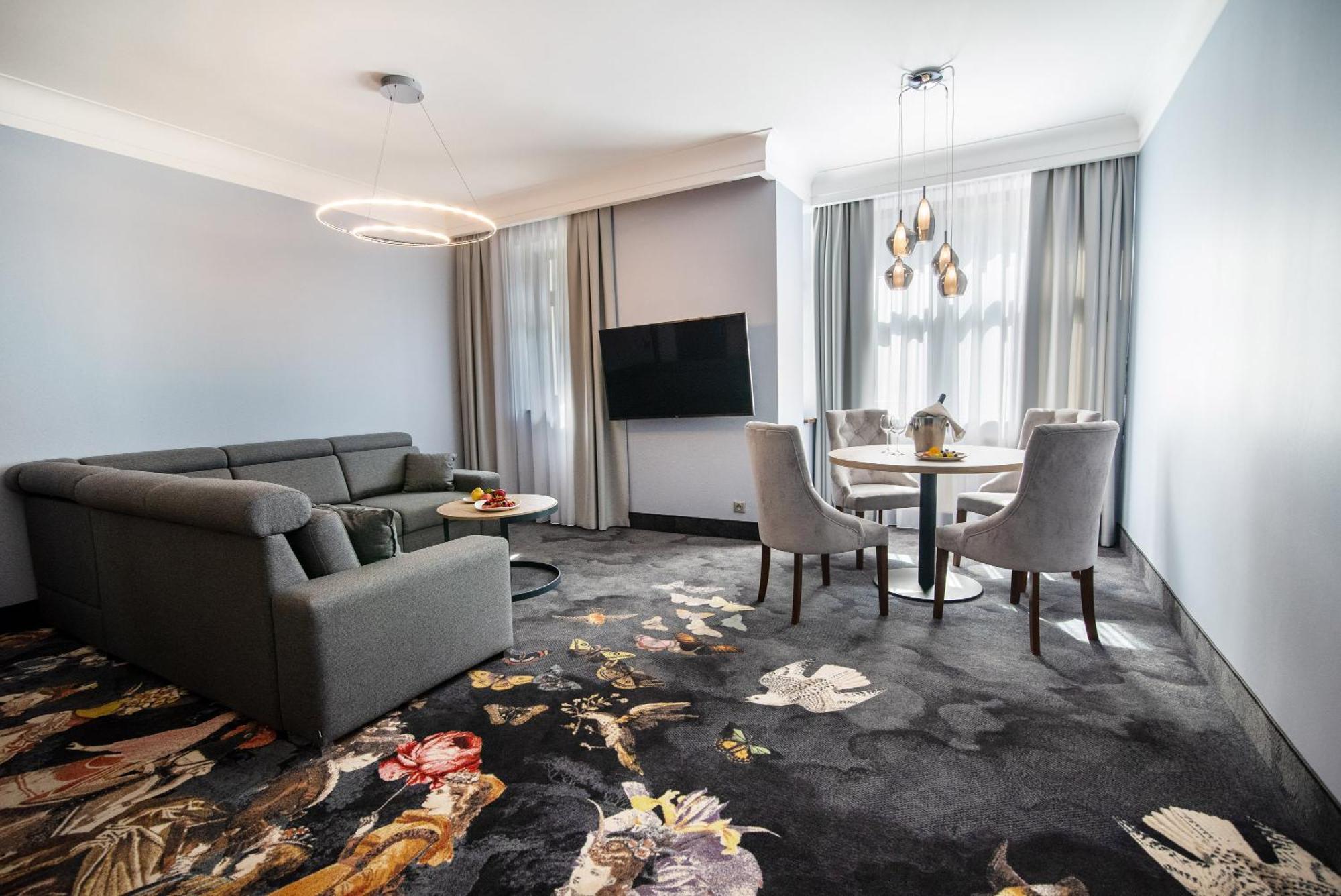 Hotel Anders Старе-Яблонки Экстерьер фото